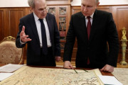 プーチン大統領「歴史にウクライナなし」…独自の歴史観の根拠の古地図に、クリミア半島が「外国」と明記！