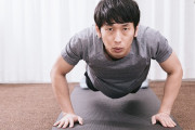 腕立てを毎日500回した男の身体ｗｗｗｗ