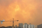 【画像多数】韓国人「韓国で大規模な山火事が発生！」強風に煽られすでにサッカー競技場700個分が被害に　韓国の反応