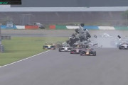 スーパーフォーミュラ第7戦もてぎ、スタート直後に車体が宙を飛ぶ大クラッシュが発生…