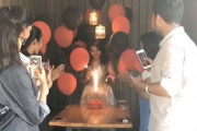 【衝撃】美しい女性が大火傷を負った最悪のお誕生日会の12秒動画。