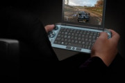 ONE NETBOOK､7インチのゲーミングPC｢One Gx1｣を発表   Switchみたいにコントローラーを装着できるUMPC