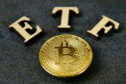 【悲報】ビットコインETFが終焉？40億ドル流出で仮想通貨ヤバいんやけど
