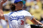 【悲報】ドジャースロバーツ監督「グラスノーは右肘腱炎で希望的観測でも2週間はかかる」