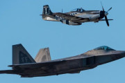 米空軍75周年を記念した航空ショーに第二次世界大戦時代の軍用機が多数参加！
