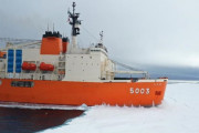 南極観測船しらせ、昭和基地に40日目で到着…物資氷上輸送が本格化！