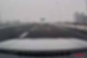 【動画】中国の高速道路事故が怖すぎる…