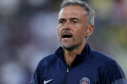 PSG指揮官ルイス・エンリケ、クラブW杯のピッチに苦言「ボールがウサギのように跳ねていた」…“ハイブリッド芝”に不満を示す