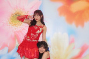 【朗報】メンバーの足に抱きつくJuice=Juiceのコアラ・有澤一華ちゃんの新作画像ｷﾀ━━━━(ﾟ∀ﾟ)━━━━!!【松永里愛ちゃん】