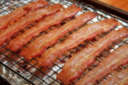 ベーコンを生で食ったことある奴いない説