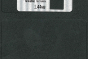 フロッピーディスク(2HD)の容量は1.44メガバイトもあったけど何を記録してた？