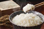 【画像】夫「おかずを口に放り込んで、ご飯ﾊﾌﾊﾌ」　 妻「口内丼キモいからやめて！」