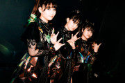BABYMETAL「MOMOMETAL バックステージ写真」