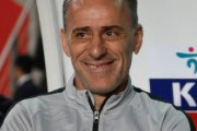 サッカー韓国代表チームのパウロ・ベント監督「彼らにとって重要なのは金」「韓国代表監督の再契約はしない」