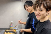 宇野樹 が 宇野昌磨 とのオフショットを公開！ パンケーキみたいな特大オムライス、不思議な味の杏仁豆腐！？