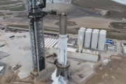 スペースX、「スーパー・ヘヴィ」ロケット…33基のエンジン燃焼試験が完了！