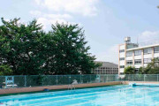 ｢学校での水泳の授業は必要なのか｣60年前に大量につくられたプールが老朽化で維持できない大問題