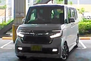 【動画】駐車が絶望的に下手なN-BOXカスタム女さん、600万impを集めてしまう。