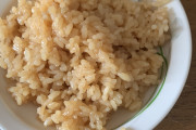 【画像】チキンラーメンで米炊いた