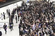 海外「国民性が素晴らしい！」成田で起きた日本代表フィーバーに海外びっくり仰天！（海外の反応）