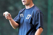 カープ岡田USAで自主トレ　カモンベイビー復活！今年の悔しさ晴らす