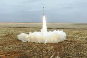 ロシア軍、核兵器を搭載可能なミサイル「イスカンデル」を模擬発射