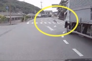 【動画】こんなトラックは逮捕されてしまえ。横断歩道の歩行者を轢き殺しかけたトラックの映像。