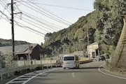 これは避けれん。突然対向車に特攻する軽自動車が長野県で撮影される。