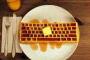 キーボード型のワッフルが焼ける型「The Keyboard Waffle Iron」が良い…