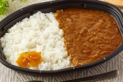 【画像】ファミマの「298円（税込）カレー」がスゴイらしい