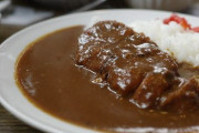 【悲報】一人暮らしワイ、カレーを作った結果３日連続カレーを食うハメになる