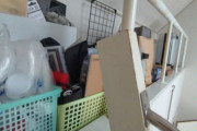 【悲報】ワイの部屋のロフト、使いづらすぎる