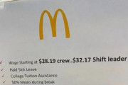 【画像】海外のマックのバイト、時給が限界を突破して現地人もビビり始めるｗｗｗｗ