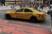 【画像】金色のベンツを発見