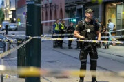 ノルウェーの首都オスロの繁華街でイラン系ノルウェー人の男が銃を乱射　2人が死亡し21人が怪我　LGBTQパレードが開催中止に