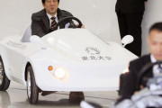 【悲報】安倍晋三の車、オープンカーだったwwwww
