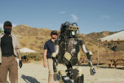 米軍で採用されているロボット 一緒に行動している間に、兵士側の認識が「道具」から「戦友」になっちゃって、使い捨て前提なのに庇ったり、壊れたのを抱えて連れて帰ろうとしたり