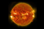 【宇宙】最大規模の「太陽フレア」連続観測 １１日に通信障害起こす磁場嵐、オーロラの可能性