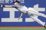 攻守で頼れる助っ人やで!!阪神・サンズ　特大弾に執念ダイブ!!「とにかく捕りたかった」