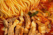 【画像】韓国人って食べ物の見た目を綺麗にするという概念に欠くんじゃねえかな