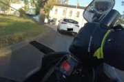 【動画】軽油流出現場で滑ってしまったバイク乗りの悲しい車載。