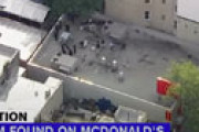 【動画】 マクドナルドの屋根に謎の遺体、意外な真相が判明し全米騒然