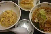 【画像】冷静に考えれば「ラーメン・チャーハン・ギョーザ」のセットって炭水化物だらけでありえないんだよな…