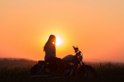 女だけどバイクの免許を親に許可してもらえる方法ない？