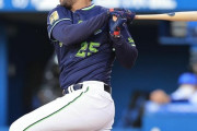 【朗報】ヤクルト・サンタナ　元気でよかった（二安打）