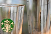 スタバ「フラペチーノ」で繰り返し使えるグラス全国展開