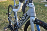 TREK madone 9.5とTREK madone SLR6どっちが良いかな…？