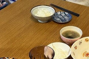 イッヌ「自分もここで食べます」