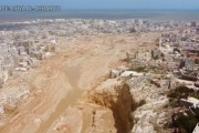 【衝撃】リビアの洪水、ビルの7Fまで水が押し寄せていた・・・死者は2万人超か