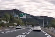 【動画】198km/h！東北道でGT-Rに譲られてイキり散らす香ばしいアカウントが見つかる。